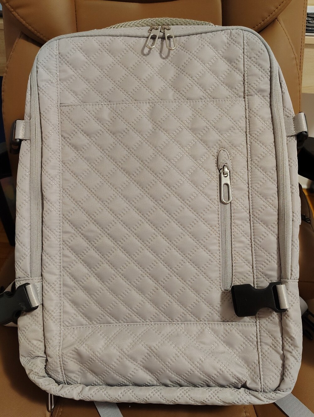 🤩 Large Gray Travel Backpack